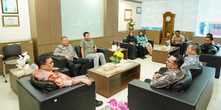 Paparkan Kondisi Terkini Gunung Marapi, Bupati Eka Putra Damtangi BNPB