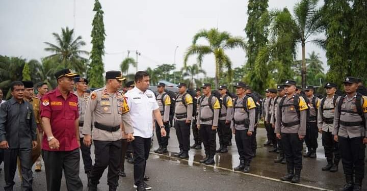 Bupati, Ketua DPRD, dan Forkopimda Dharmasraya Hadiri Apel Pergeseran Pasukan Pengamanan TPS