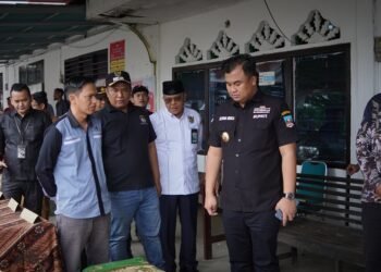 Sutan Riska Tinjau Kesiapan Logistik Pemilu 2024 Sehari Menjelang Pencoblosan