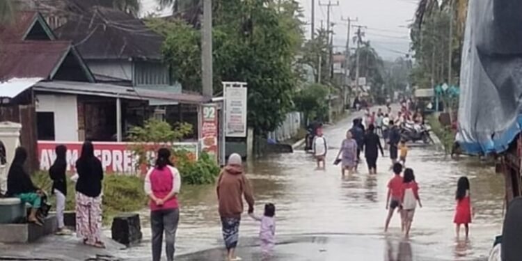 Jelang Ramadhan, Banjir Batang Lembang Rendam Sebagian Selayo dan Kotobaru