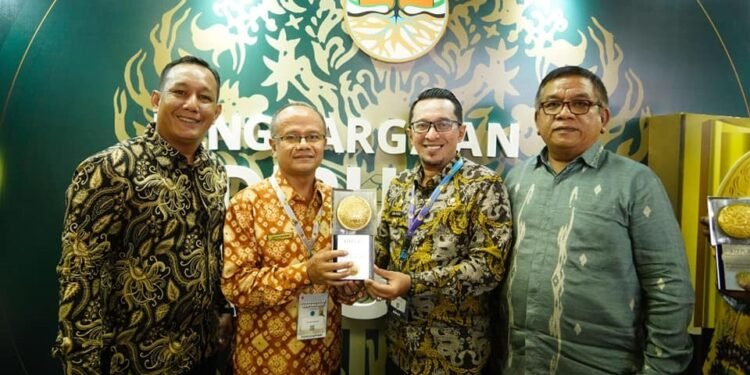 Hebat, Dua Tahun Berturut-Tutut, Tanah Datar Kembali Rebut Piala Adipura