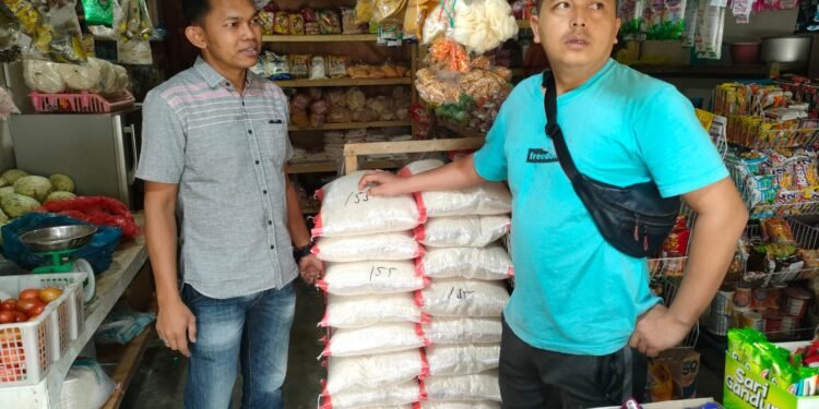 Jelang Ramadhan, Polres Solok Datangi Kios Monitor Ketersediaan Beras