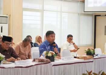 Bersama Bupati Limapluh Kota dan Pasaman Barat, Bupati Dharmasraya Serahkan LKPD Tahun 2023 ke BPK Sumbar