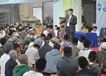 Safari Ramadhan di Masjid Raya Bukik Sileh, Gubernur Sumbar Himbau Orang Tua agar Menyiapkan Generasi yang Tangguh