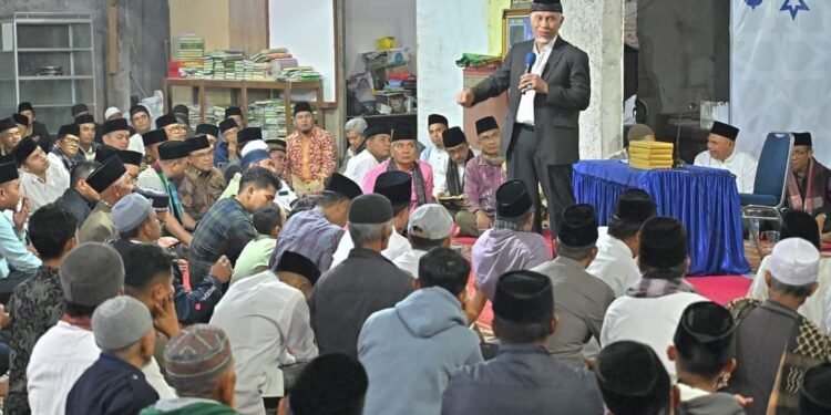Safari Ramadhan di Masjid Raya Bukik Sileh, Gubernur Sumbar Himbau Orang Tua agar Menyiapkan Generasi yang Tangguh