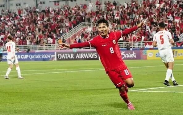 Nobar Timnas Indonesia Bersama Bupati Tanah Datar di Lapangan Cindua Mato, Bertabur Hadiah