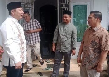Lebaran Idul Fitri, Kapolres Dharmasraya Sambangi Kediaman Wakil Ketua DPRD Dharmasraya