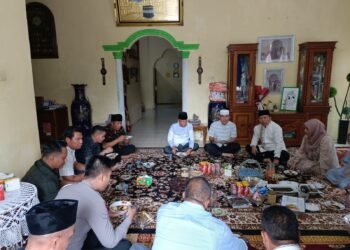 Kapolres Dharmasraya Hadiri Open House Dikediaman Sekda Adlisman