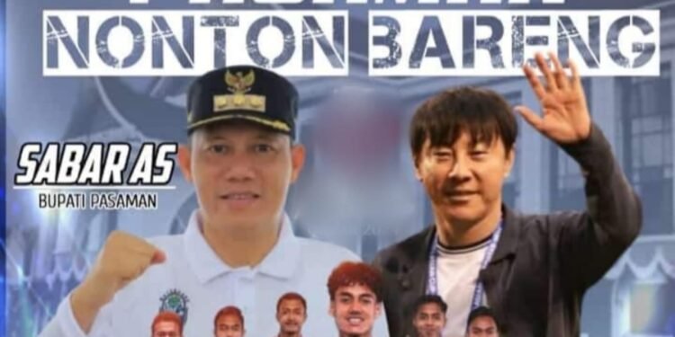 Saksikan Timnas Indonesia Vs Uzbekistan, Warga Pasaman Nobar Via  Videotrone Simpang Lampu Merah Lubuk Sikaping