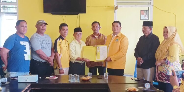 Kembalikan Formulir Pendaftaran, Tommy Irawan Sandra Resmi Daftar Sebagai Bakal Cabup Pasaman