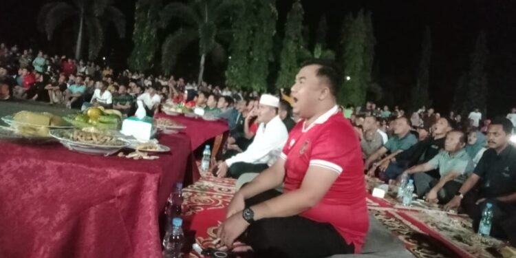 Nobar Semifinal Indonesia U23 VS Uzbekistan U23, Bupati Sutan Riska dan Kapolres AKBP Bagus Ikhwan Berbaur Dengan Warga Dharmasraya