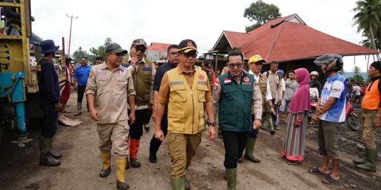 Usai Tinjau Titik Bencana, Kepala BNPB Gelar Rakor Dengan Bupati Tanah Datar