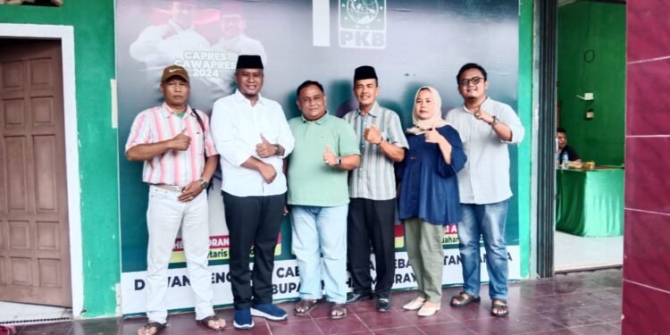 H. Humaidi Serahkan Formulir Pendaftaran Calon Bupati Dharmasraya Periode 2024-2029 Ke-PKB