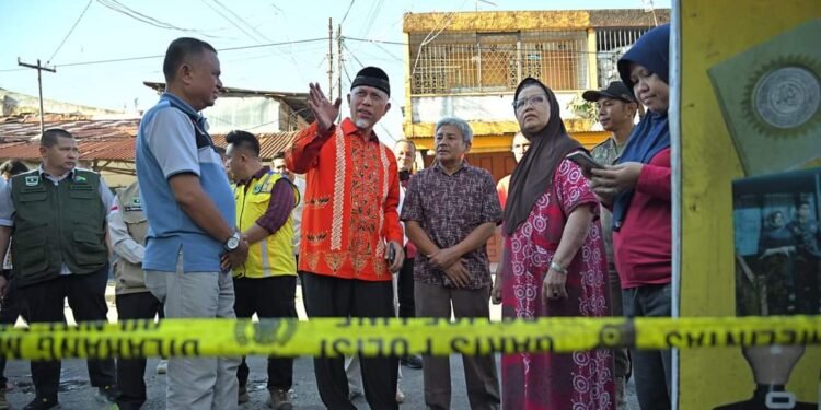 Gubernur Sumbar Berharap Masyarakat “Belajar” dari Musibah Kebakaran di Blok A Pasar Raya Padang