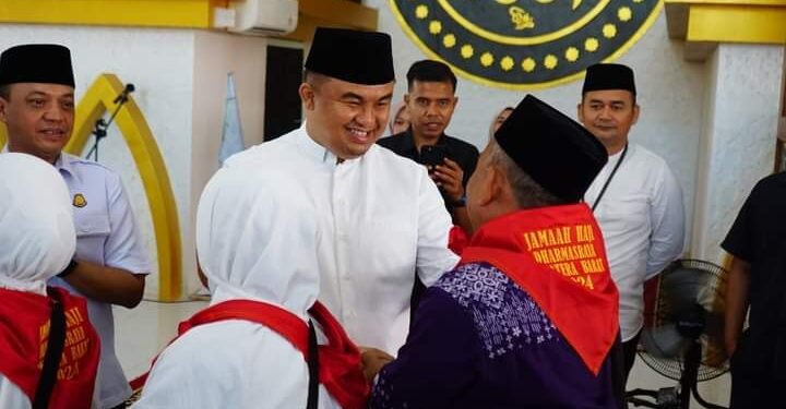 Sutan Riska Tuanku Kerajaan Lepas 248 Jemaah Calhaj Kabupaten Dharmasraya