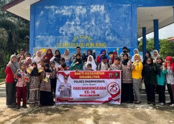 Polres Dharmasraya Sambangi Anak Sekolah Penyandang Disabilitas