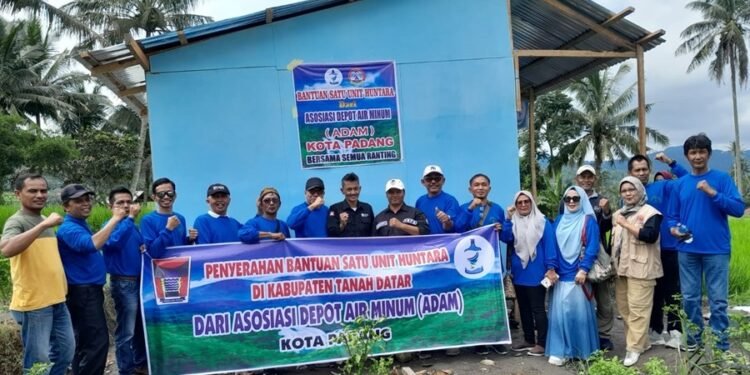 ADAM Kota Padang Bantu Satu Unit Huntara di Batipuah Ateh