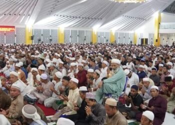 Bupati Sutan Riska Hadiri Silaturahmi Ribuan Umat Islam se Sumatera di Masjid Agung Dharmasraya