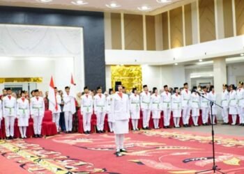 Sutan Riska Kukuhkan 75 Orang Anggota Paskibraka Kabupaten Dharmasraya