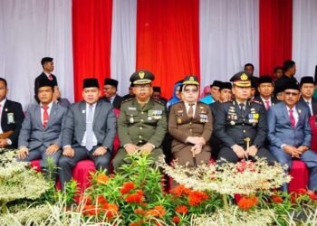 Upacara HUT-RI Ke- 79, Ketua DPRD Dharmasraya Didaulat Membacakan Teks Proklamasi