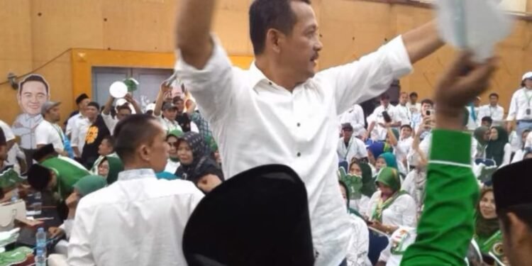 Pilkada Kota Solok: Histeria “Ciek Tapi Boneh” Menggema di Gedung Tigo Baleh Kala Paslon Nofi-Leo Perolehan Nomor Urut 1, Dhani-Suryadi Dapat Nomor Urut 2