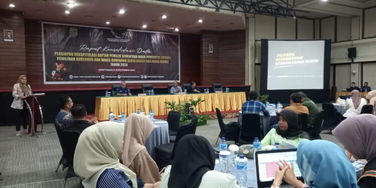 Diikuti Operator dan Stakeholder, KPU Pasaman Gelar Rapat Konsolidasi Data di Bukittingi