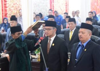 Ivoni Munir dan Armen Plani Dilantik Menjadi Pimpinan DPRD Kabupaten Solok Definitif Periode 2024-2029