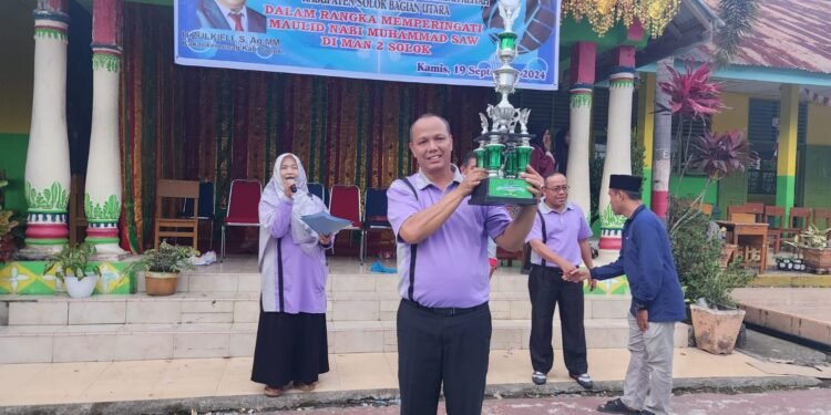 Sabet Juara School Meeting Tingkat MA se- Kabupaten Solok Bagian Utara, Kakan Kemenag H. Zulkifli Apresiasi MAN 2 Solok