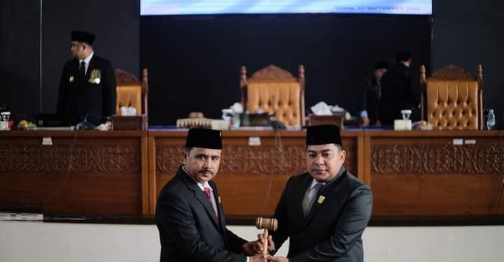 Ade Sudarman Dilantik Jadi Pimpinan DPRD Dharmasraya Defenitif