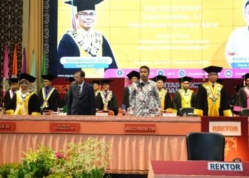 Motivasi Lulusan UNP, Vasco Ruseimy Dorong Wisudawan Berkontribusi Dalam Membangun Sumbar