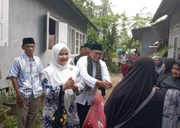 Didampingi Ny Patty, Calon Bupati Tanah Datar Richi Aprian Ikuti Kegiatan pada Tiga Lokasi