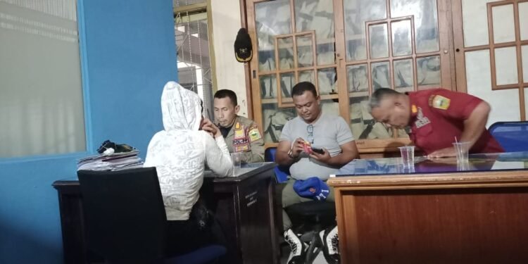 Lakukan Razia, Petugas Satpol PP Kabupaten Solok Amankan Seorang Wanita Berkedok Pelayan Warung