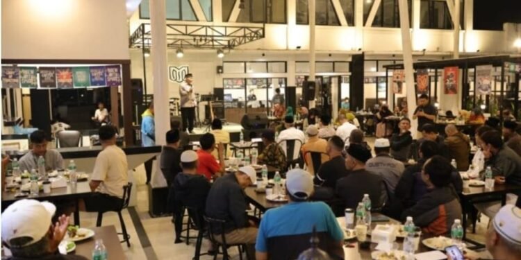 Ngopi di Menyala Coffee Padang Panjang, Mahyeldi Dorong Penggerak Ekonomi Lokal