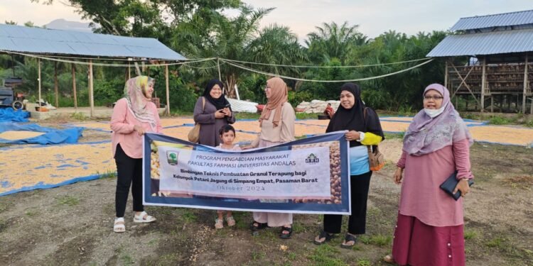 Fakultas Farmasi Unand Gelar Bimtek Pembuatan Granul Terapung Bagi Petani Jagung di Pasaman Barat