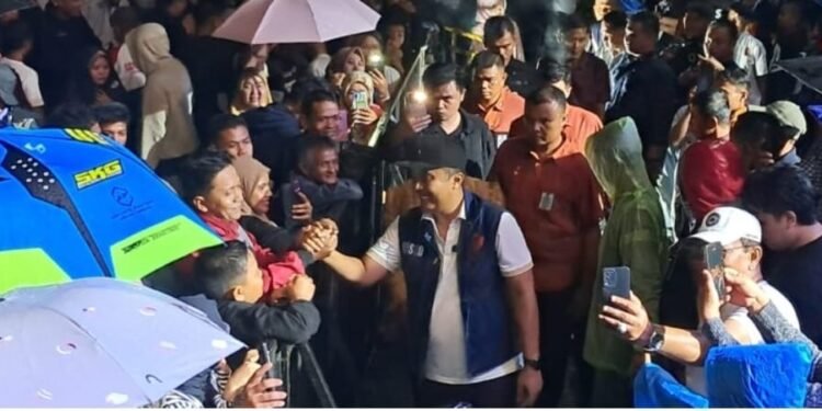 Konser Sumbar Gercep di Kabupaten Solok Meriah Meski Gerimis, Vasko Ruseimy jadi Magnet Masyarakat
