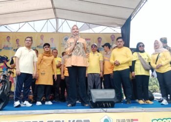 Semarak! Senam Partai Golkar Kabupaten Dharmasraya Dihadiri Cabup dan Cawabup Annisa-Leli
