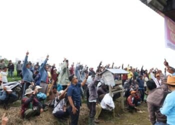 Dijemput Pakai Motor, Cagub Sumbar Mahyeldi Dielukan Petani Danau Kembar, Kabupaten Solok  