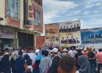 Bawaslu Kota Solok Didemo Ratusan Warga, Husnul Qari: Bawaslu RI dan Bawaslu  Sumbar Perlu Turun Tangan