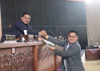 Tujuh Fraksi Jawab Pandangan Bupati Terkait  Ranperda Inisiatif DPRD Dharmasraya