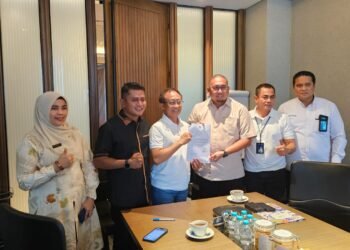 Sambangi Kantor PLN Pusat, Wabup Solok dan Andre Rosiade Usulkan Penambahan Tiang JPU