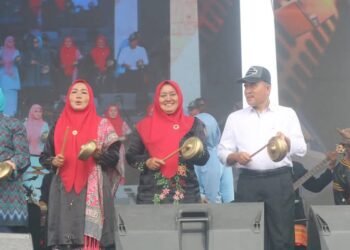 Talempong Pacik Pecahkan Rekor MURI Pada Peringatan Hari Jadi  Kabupaten Dharmasraya