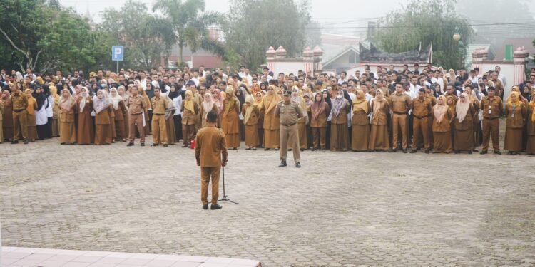 Tampil Konfiden, Wabup Solok Jon Firman Pandu Kembali Didapuk Pimpin Apel Gabungan