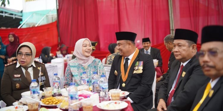 Bupati Terpilih Annisa Suci Ramadhani Ikuti Upacara Peringatan HUT Kabupaten Dharmasraya Ke-21