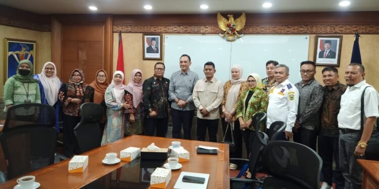 Datangi Kemenparekraf RI, Wabup Solok Jon Firman Pandu Sampaikan Potensi Pengembangan Pariwisata