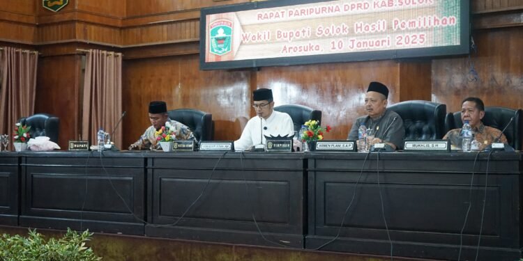 Gelar Paripurna, DPRD Umumkan Jon Firman Pandu –  H.Candra Sebagai Bupati dan Wakil Bupati Solok Terpilih  