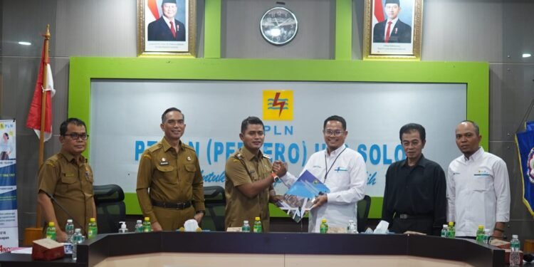 Bangun Sinergitas Pemenuhan Listrik Masyarakat, Wabup Jon Firman Pandu Sambangi PLN Cabang Solok