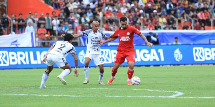 Bali United Tanpa Basa-Basi Mempermak 10 Pemain Semen Padang FC di Stadion H. Agus Salim