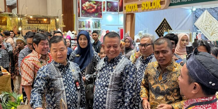 Produk UMKM Kabupaten Solok Tampil pada International Handicraft Trade Fair 2025 