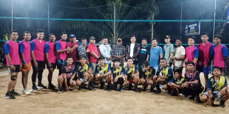Dari Lapangan Volly GVC Club: Volly Ball Putra Gudang Ikan Kalahkan Club Lambubu dengan Skor 3-2