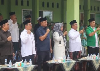 Bersama Ketua DPRD Jemi Hendra,  Wabup Dharmasraya Leliarni  Hadiri HUT NU Ke-102 Tahun